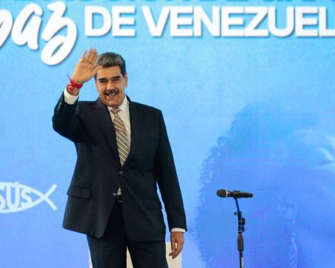 Maduro: They will not take peace away from our people