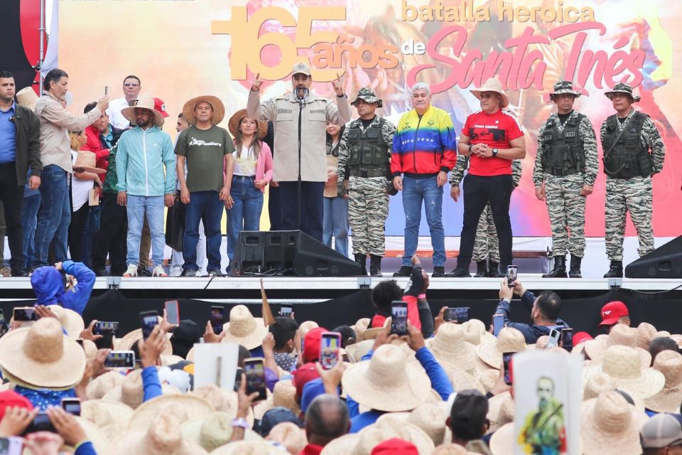 Maduro calls for progress in the creation of armed combatant bodies of peasants