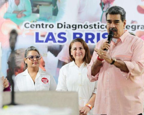 Maduro proposes constitutional reform to expand democracy