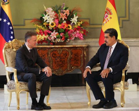 Maduro received the new ambassador of Spain in Venezuela in Miraflores