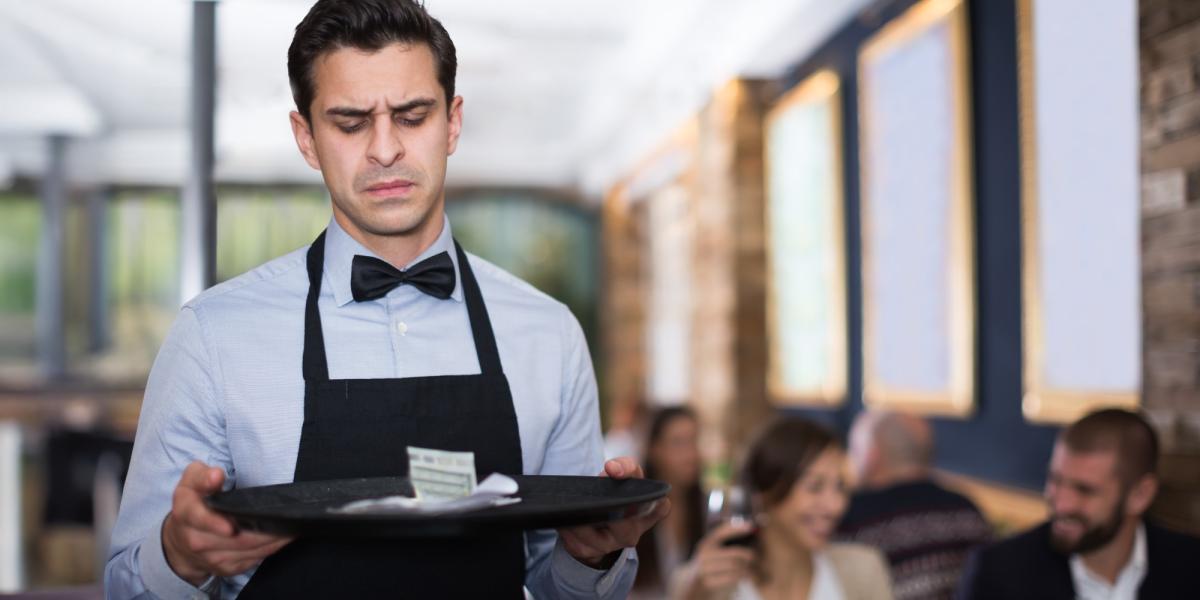 Minimum wage reform in restaurants and hotels: How are tips distributed?