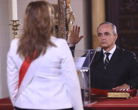 Ministro de Energía y Minas.