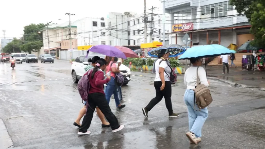 Prevén lluvias moderadas en 20 provincias este domingo