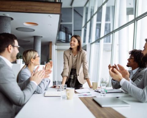 More than 48% of public management positions are held by women