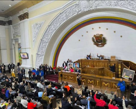 National Assembly recognizes deeds of Ayacucho and Santa Inés