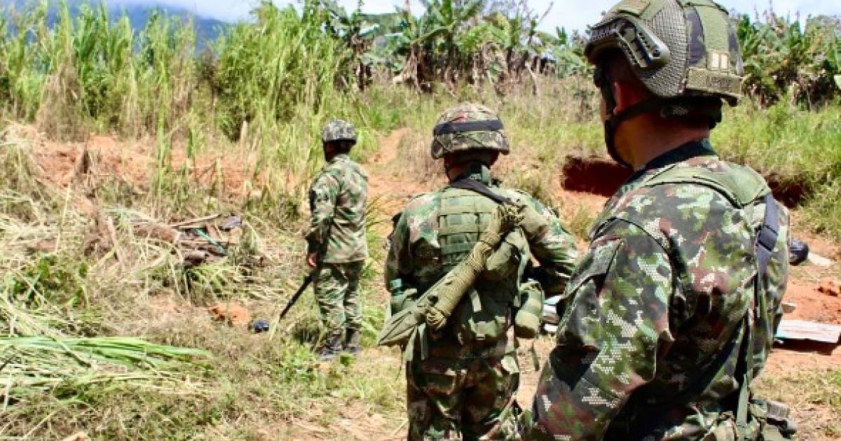 One soldier killed and three others injured in combat with armed group in Arauca