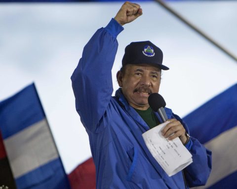 Ortega closes ten NGOs and adds about 5,600 closed since 2018