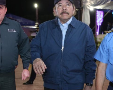 Ortega closes the 2024 General Budget: He takes away Health and Education, and rewards his entire repressive machinery