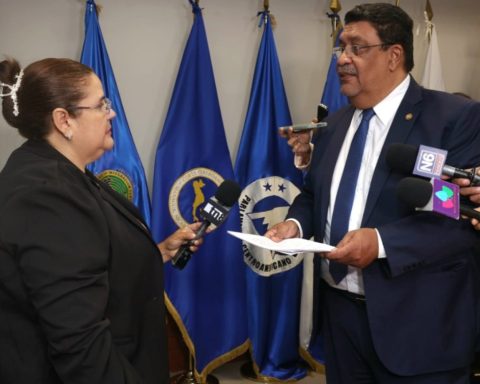 Ortega will not win anything in the CCJ because magistrates cannot force the SICA to elect someone who does not meet the requirements