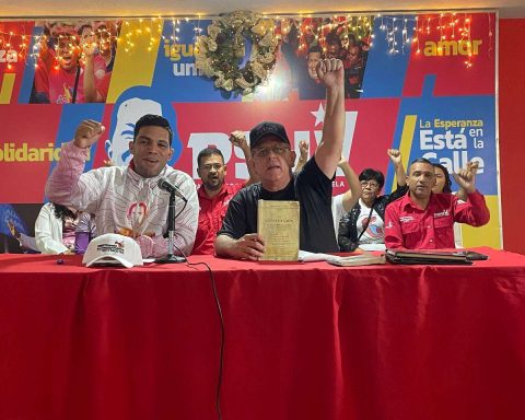 PSUV Barinas demands recognition of Maduro and condemns aggression against Syria