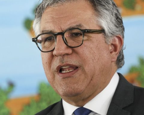 Padilha says Lula's hospitalization will not delay votes in Congress