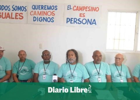 Peasants in struggle for local roads in Santiago