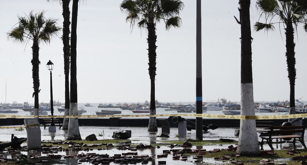 Peruvian Navy: 101 ports closed due to extreme waves