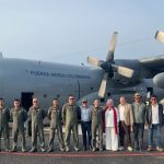 Recibimiento del avión con donativos colombianos en Cuba