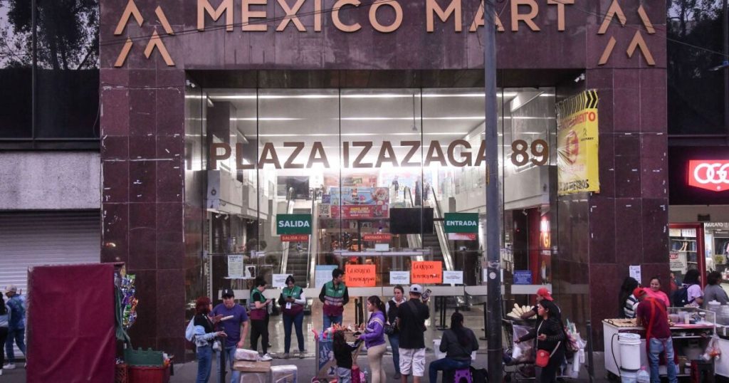 Plaza Izazaga 89 closes after operation and complaint for domain extinction