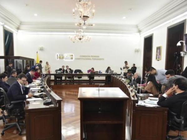 Political reform is approved in the third debate by Commission I of the Senate