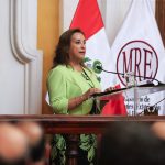 Presidenta arremetió contra encuestadoras.