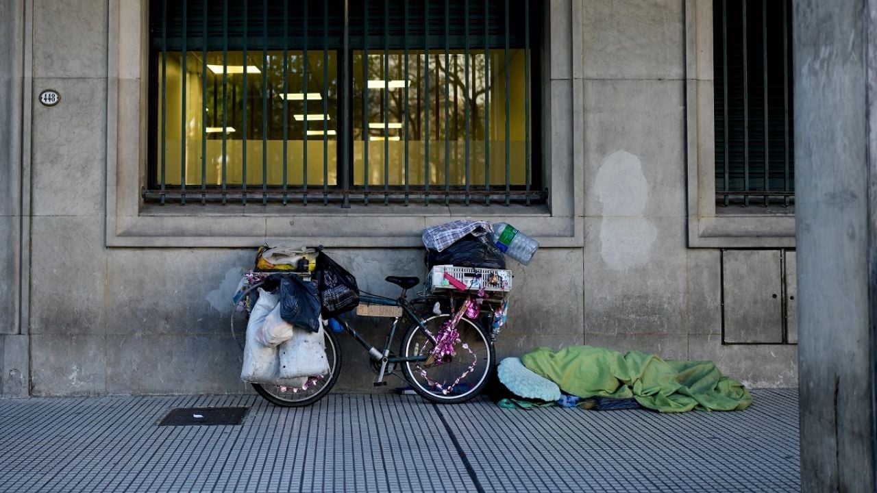 Poverty fell in the third quarter of the year to 38.9%, according to a Government report