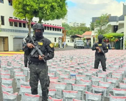 Presidente de Colombia afirma 9.8 toneladas de cocaína provenía de grupos armados del Catatumbo