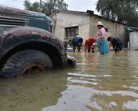 Rains and floods leave 14 dead and 200 communities affected