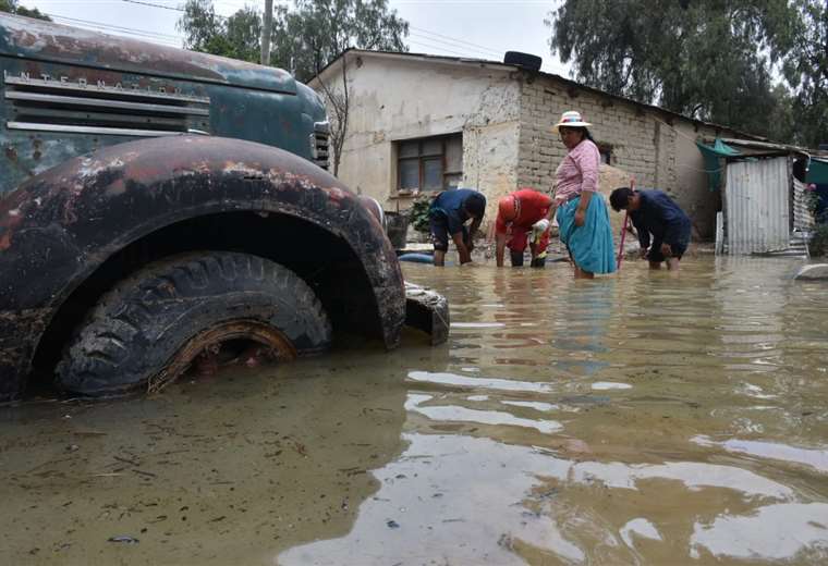 Rains and floods leave 14 dead and 200 communities affected