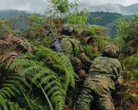 Reinforcements of the public force arrive in the face of clashes with FARC dissidents in the north of Cauca