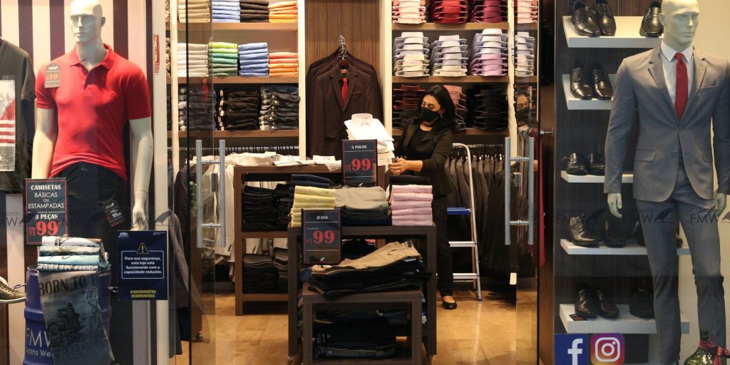 Retail rose 0.4% from September to October, says IBGE