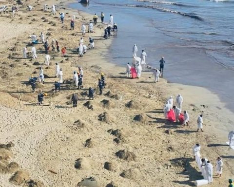 SPDA contradicts Petroperú: Talara beaches still have damage from oil spill