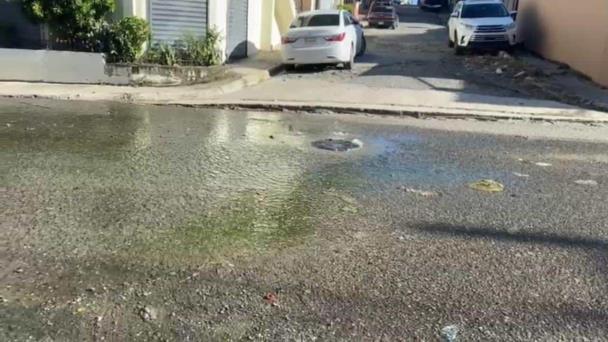 Sanitary drainage in Los Alcarrizos street is a health hazard