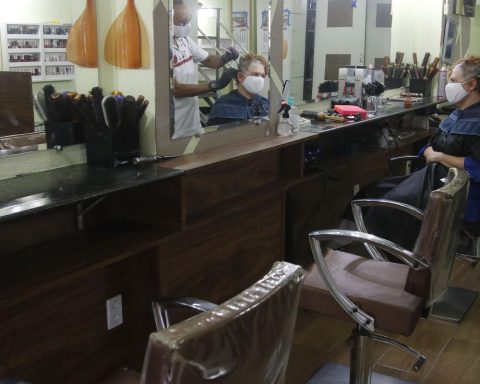 Services sector grows 1.1% and reaches record levels