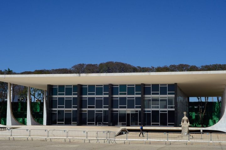 Supreme Court has majority to validate intermittent work