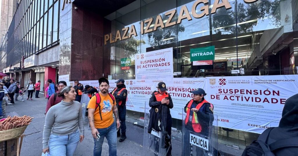 Tenants of Izazaga 89 block avenues of CDMX due to suspension of work