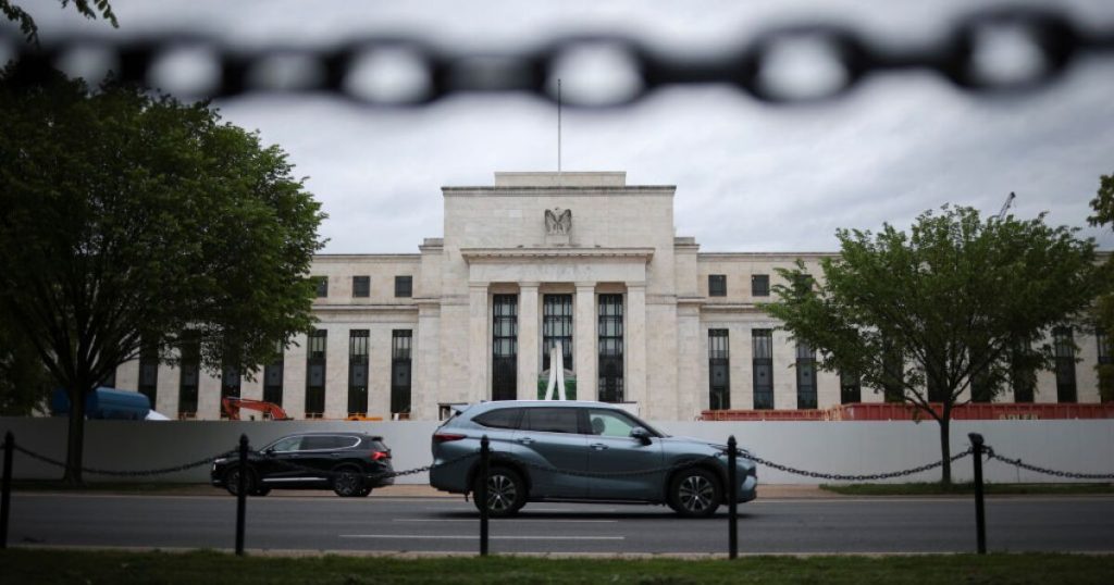 The Federal Reserve lowers the interest rate