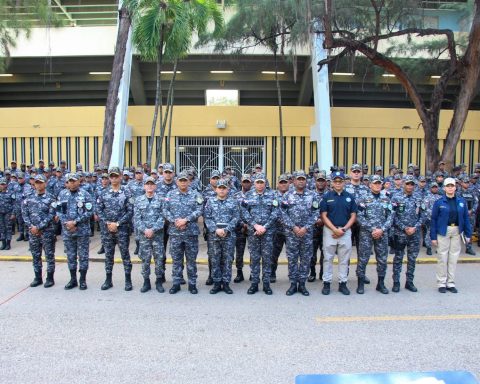 La Policía despliega para las calles 1,200 agentes de áreas administrativas por Navidad