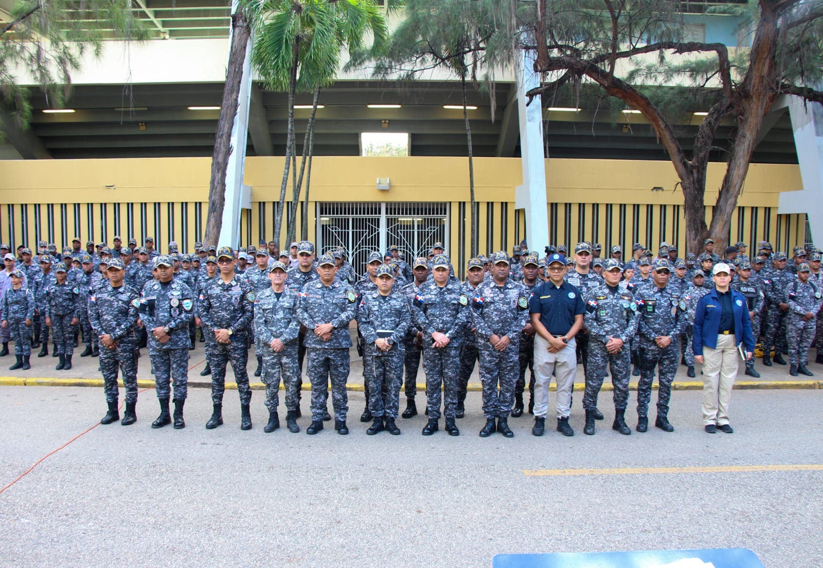 La Policía despliega para las calles 1,200 agentes de áreas administrativas por Navidad