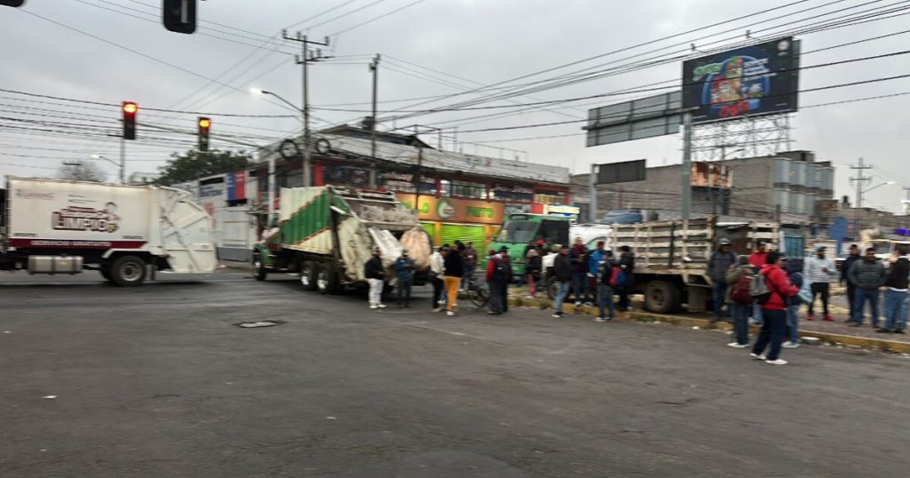 The blockades in Ecatepec have been going on for more than 35 hours