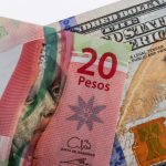 The peso and the Mexican stock market close the week with losses