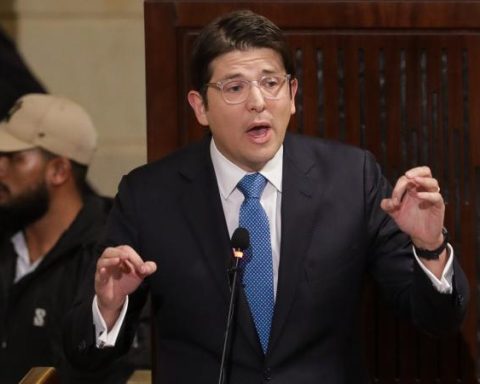 They file a negative report on the financing law: 'it would impact investment'