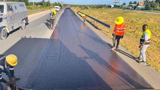 They intervene in the deterioration of the Coral Highway