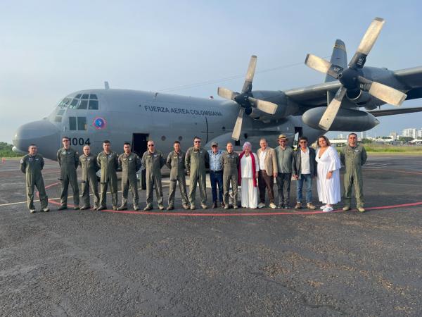 They send a plane to Cuba with humanitarian aid from Cartagena