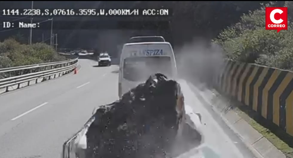 This was the moment when a rock crushed a truck and killed its occupants (VIDEO)