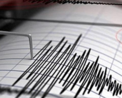 A 6.1 earthquake is recorded with an epicenter in Coalcoman, Michoacán; activates the Seismic Alert in CDMX