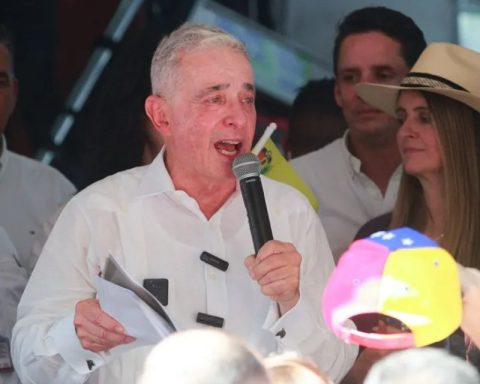 Alvaro Uribe Venezuela