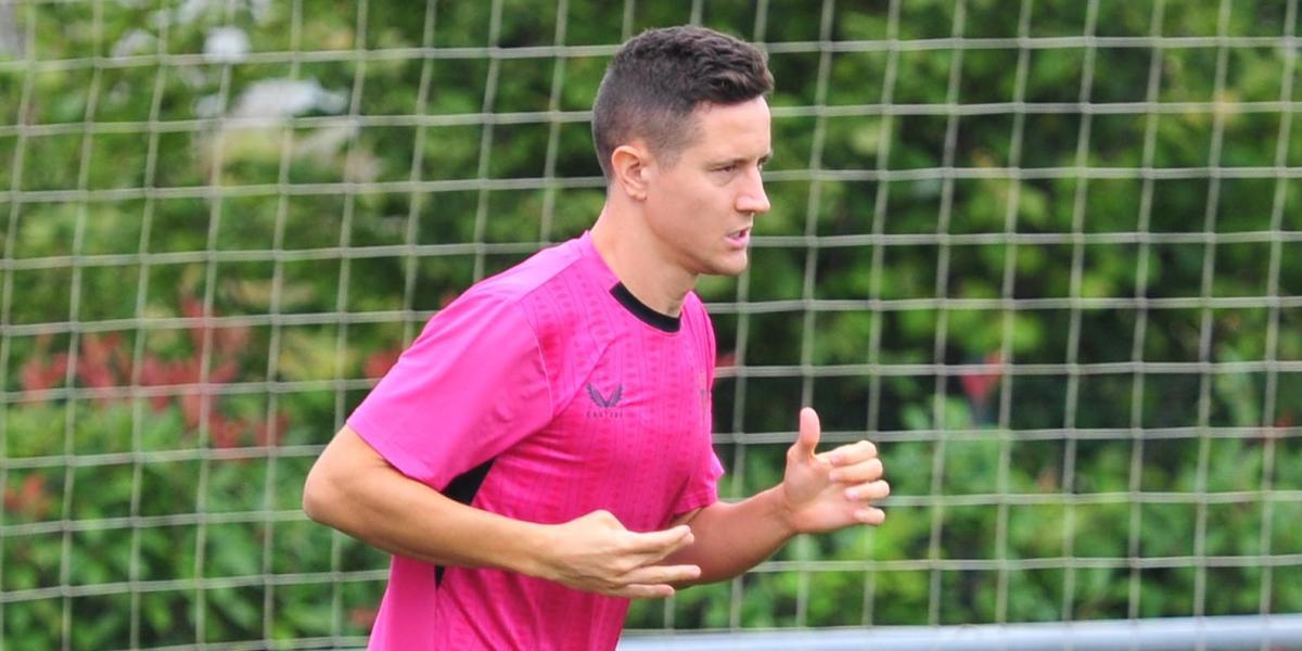 Ander Herrera is still in Lezama waiting to close his signing for Boca Juniors