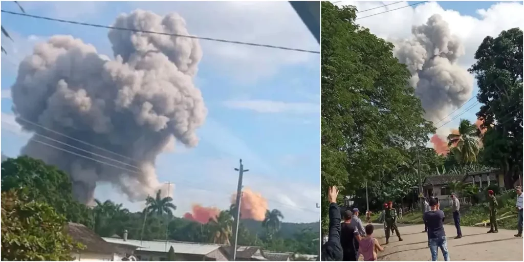 Columna de humo generada por una de las explosiones en el almacén militar de Melones, en Holguín, Cuba