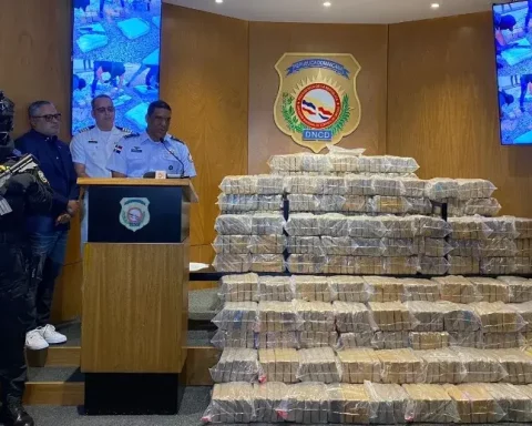 Autoridades interceptan 766 paquetes de cocaína