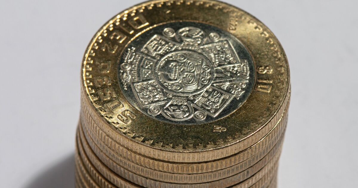 Be careful with change! The falsification of 10 pesos coins are triggered