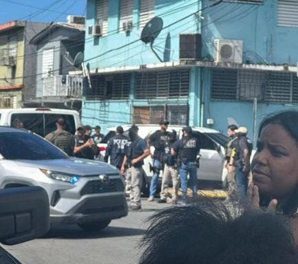 Sepultan en Azua a comerciante y chofer asesinados en Pedernales mientras piden justicia