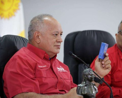 Cabello: Political decisions of our country are made in Venezuela