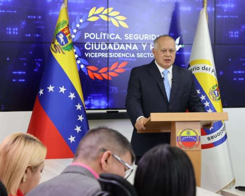 Cabello: We seized 700 rifle magazines that would be used in plans of violence